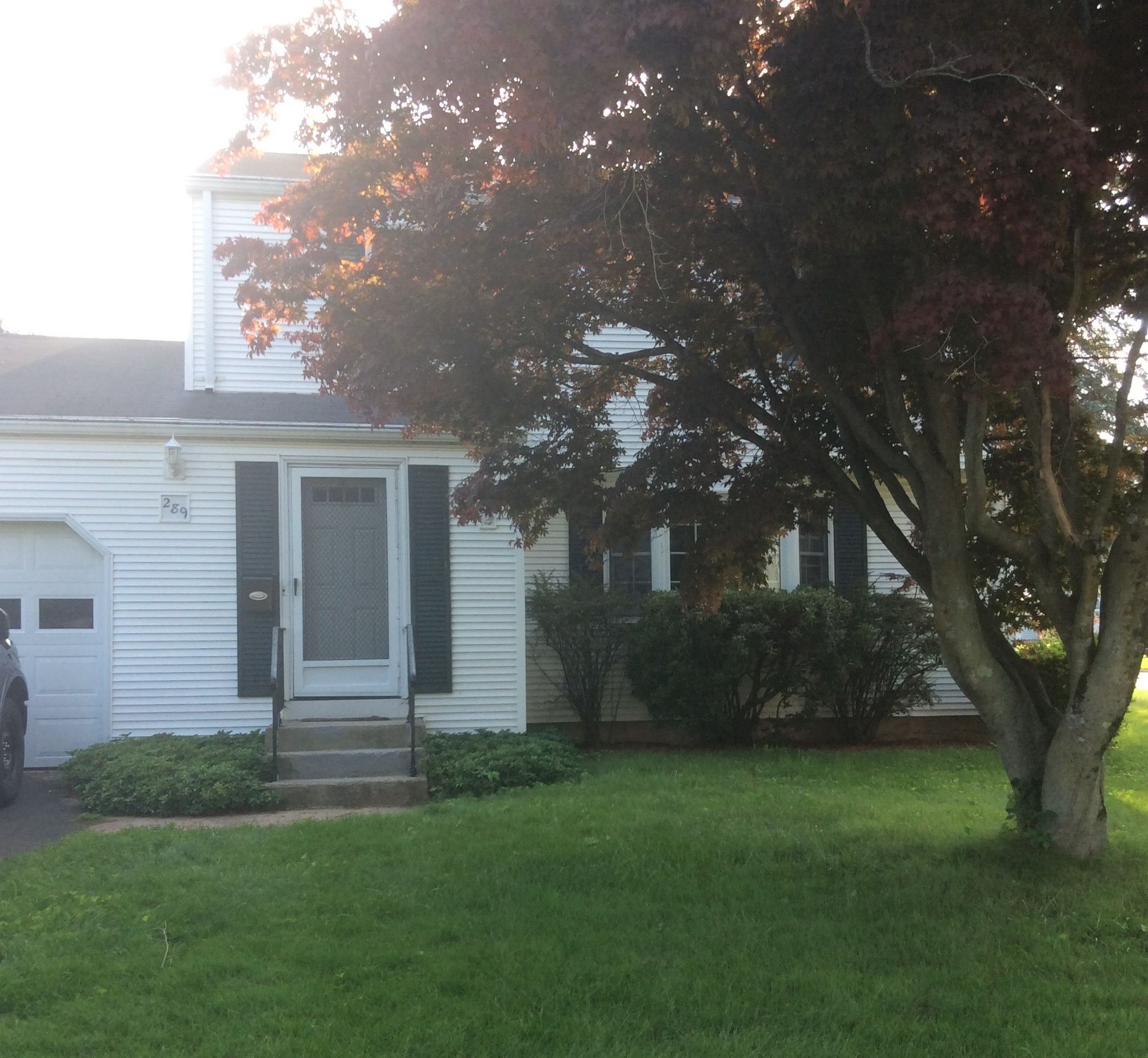 289 Naubuc Ave. East Hartford Open Sunday 8/29 111 SalCal Real